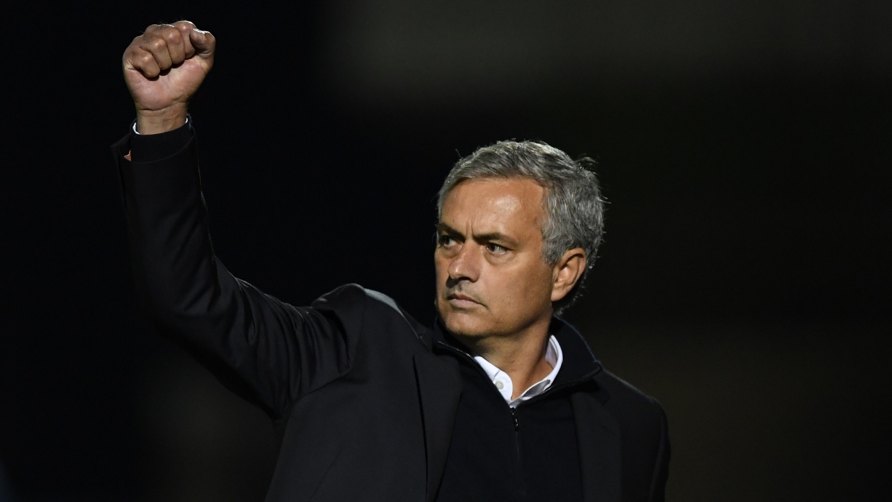 英超-B费双响姆贝莫破门芒特建功 曼联4-1狼队升至第六（英超-曼联4-1狼队升至第六：B费梅开二度，姆贝莫破门，芒特建功）