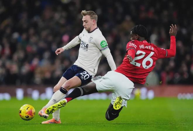 斯基拉：米兰派球探考察萨索洛中卫穆哈雷莫维奇和伊泽斯（斯基拉：米兰派遣球探赴萨索洛考察穆哈雷莫维奇和伊泽斯）