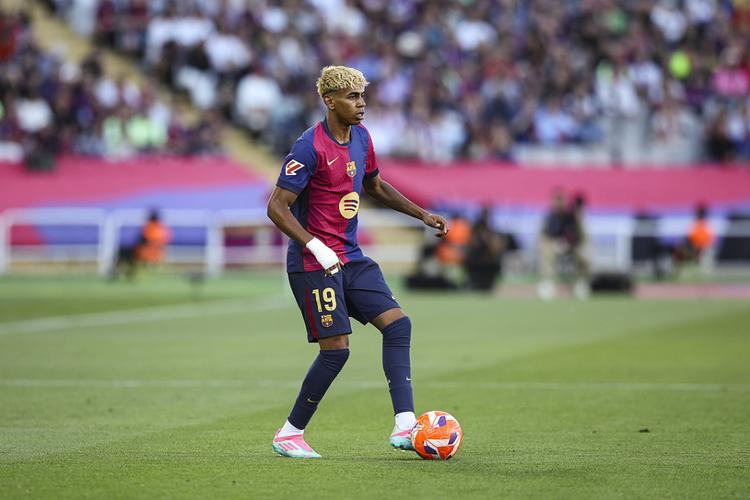 库库雷利亚：亚马尔无需理会批评；永远不能低估巴萨（库库雷利亚：亚马尔无需在意质疑，巴萨不可被低估）