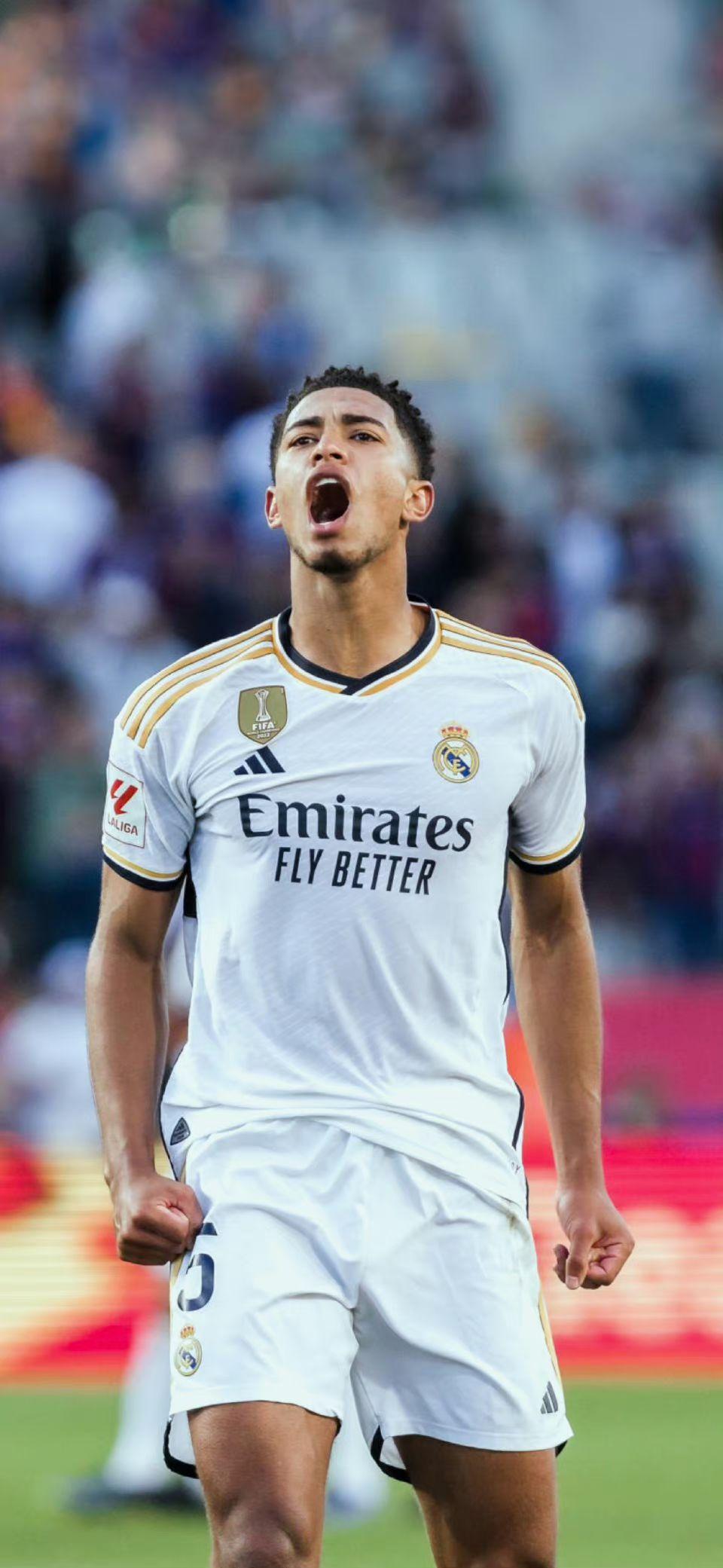 官方：多特与34岁第二门将亚历山大-迈尔续约至2027年（多特官宣：34岁替补门将亚历山大-迈尔续约，合同至2027年）