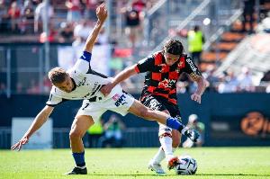 TA：曼城明夏可能签右后卫和右边锋，他们仍在关注利夫拉门托（TA：曼城或在明夏引进右后卫与右边锋，利夫拉门托仍列目标）