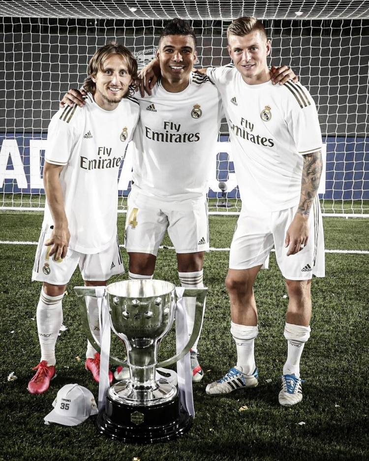 林德布拉德代表小红牛参加阿布扎比测试，明年进军F1（林德布拉德将代表小红牛出战阿布扎比测试，明年正式登陆F1）