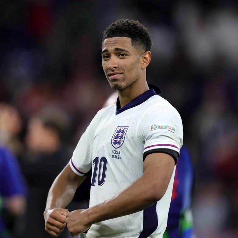 穆帅评价本菲卡13场不败，认为网坛3巨头之一本可以踢足球（穆里尼奥评本菲卡13场不败：称网坛三巨头之一能改行踢足球）