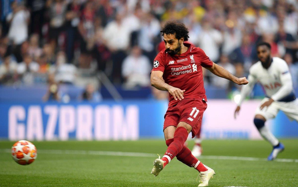 葡超比赛一球员受伤需要担架，对方球员帮忙传递担架吃黄牌