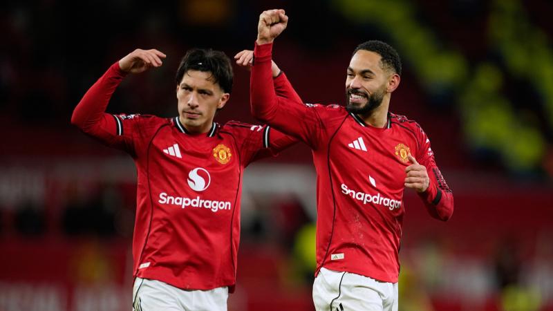 互致问候，U17世界杯期间日本队与墨西哥队在酒店相互列队致意（U17世界杯期间酒店相遇：日本队与墨西哥队列队互致问候）