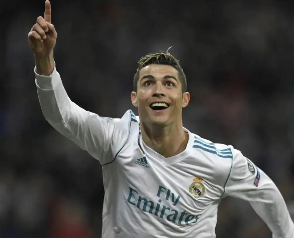 多特vs门兴：吉拉西搭档阿德耶米，布兰特、格罗斯出战（多特战门兴：吉拉西携手阿德耶米，布兰特与格罗斯出战）