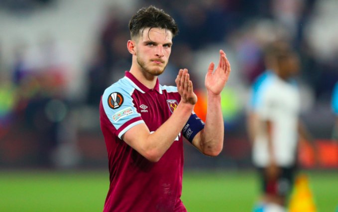 本赛季第三次当选！索博斯洛伊获评利物浦11月最佳球员（索博斯洛伊荣膺利物浦11月最佳，赛季第三次当选）