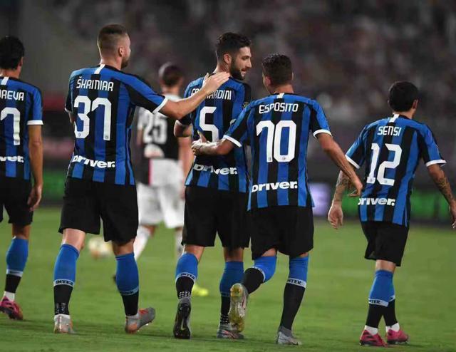 张外龙：向余望是中国足球未来的重要资源，我曾帮他重建信心（张外龙：向余望是中国足球的宝贵财富，我曾助其找回自信）