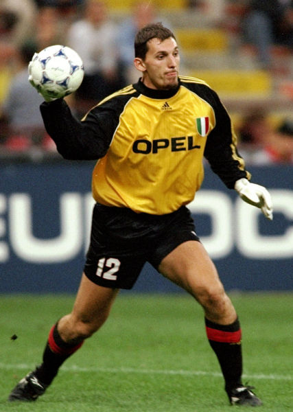 记者：国米、尤文和水晶宫想冬窗引进阿克，曼城要价3500万欧（曝曼城为阿克标价3500万欧，国米、尤文与水晶宫有意冬窗引进）