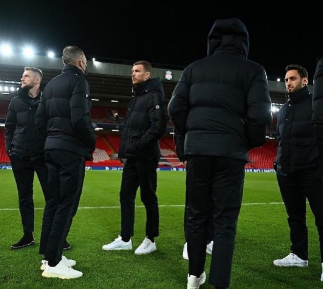 国足名将创业认准一条路：放弃功利 老实学日本（国足名将创业定一路线：摒弃功利，踏实向日本取经）