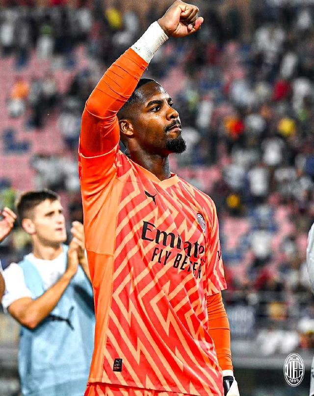 沙拉维谈续约：我们还得再谈谈，看看接下来会发生什么（沙拉维谈续约：仍需进一步沟通，静待下一步进展）