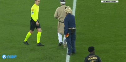 世体：国王杯巴萨门将存在悬念，什琴斯尼有望首发（世体：巴萨国王杯门将未定，什琴斯尼或将首发）